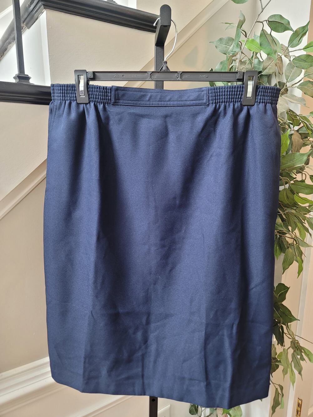 Alfred Dunner Pencil Skirt Women's Size 18 Blue Slash Pockets Back Vent Pleated
